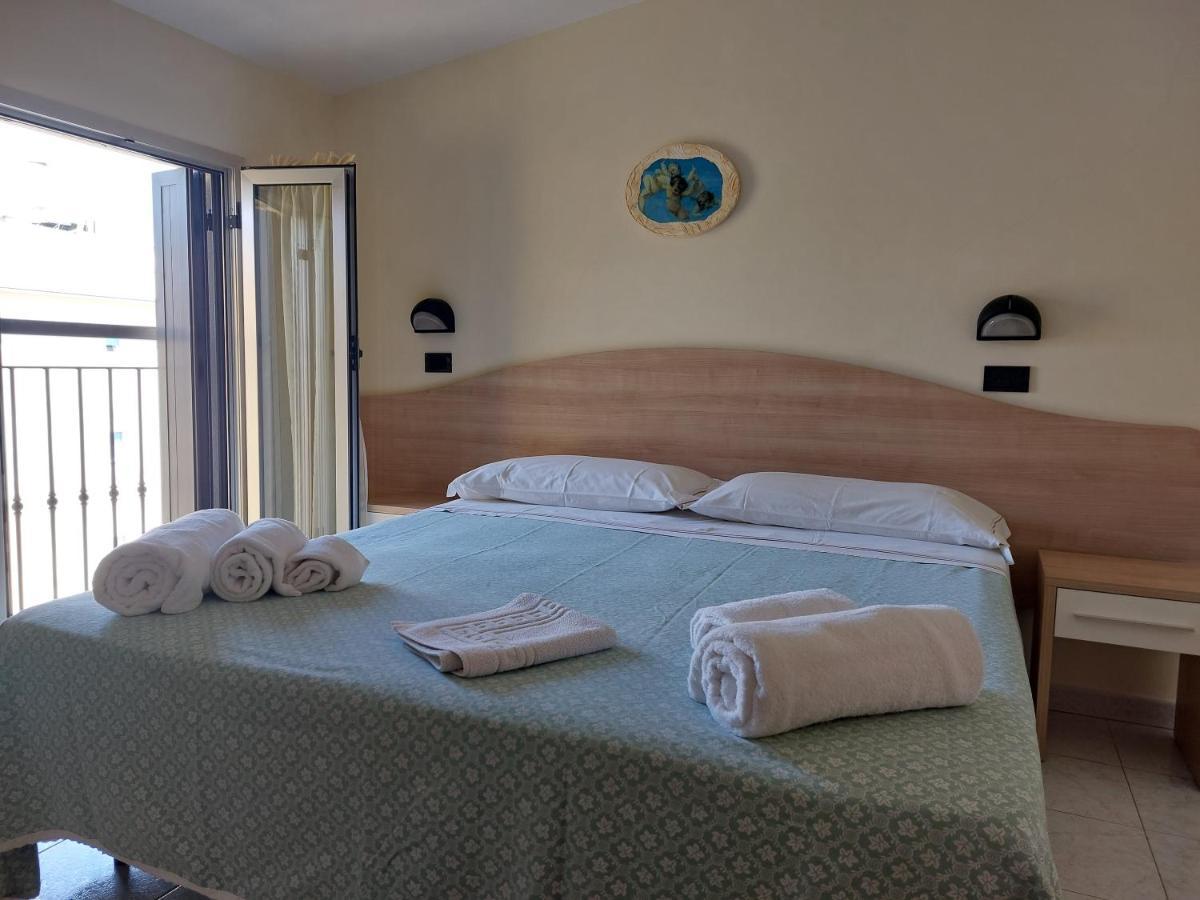 Hotel Villa Aurora ベラーリア・イジェア・マリーナ エクステリア 写真