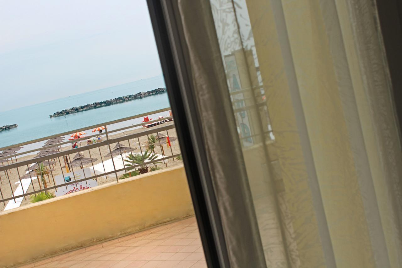 Hotel Villa Aurora ベラーリア・イジェア・マリーナ エクステリア 写真
